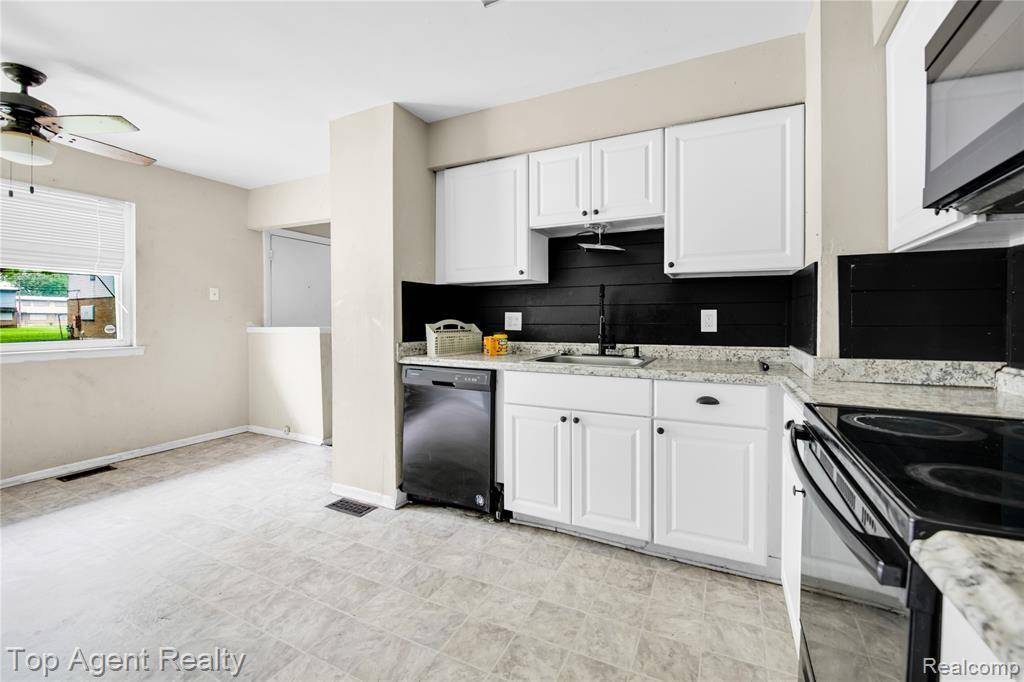 Inkster, MI 48141,4123 BURTON Street