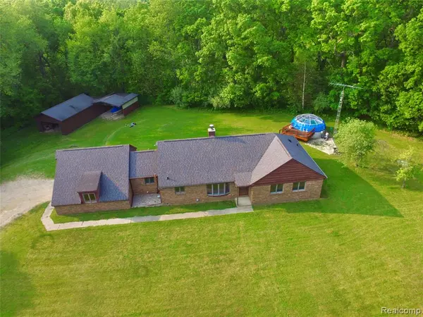 Pinckney, MI 48169,15640 GRAVES Road