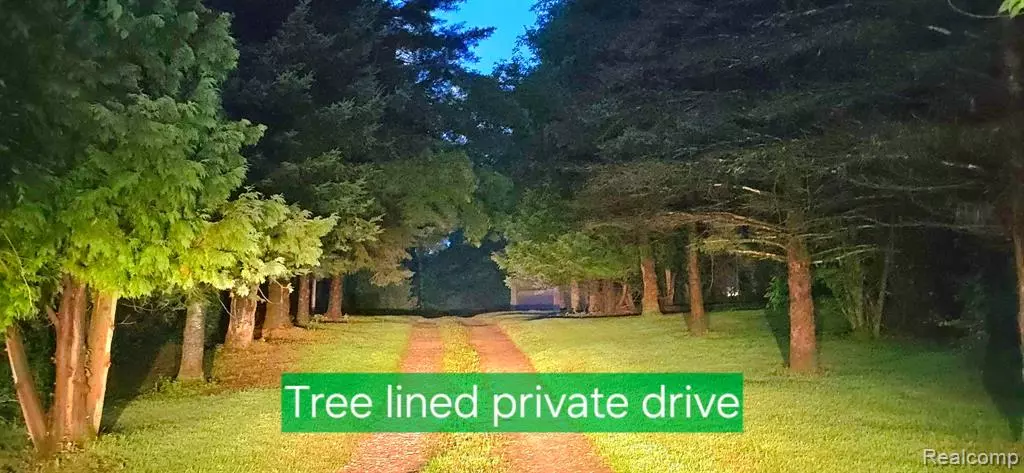 Pinckney, MI 48169,15640 GRAVES Road