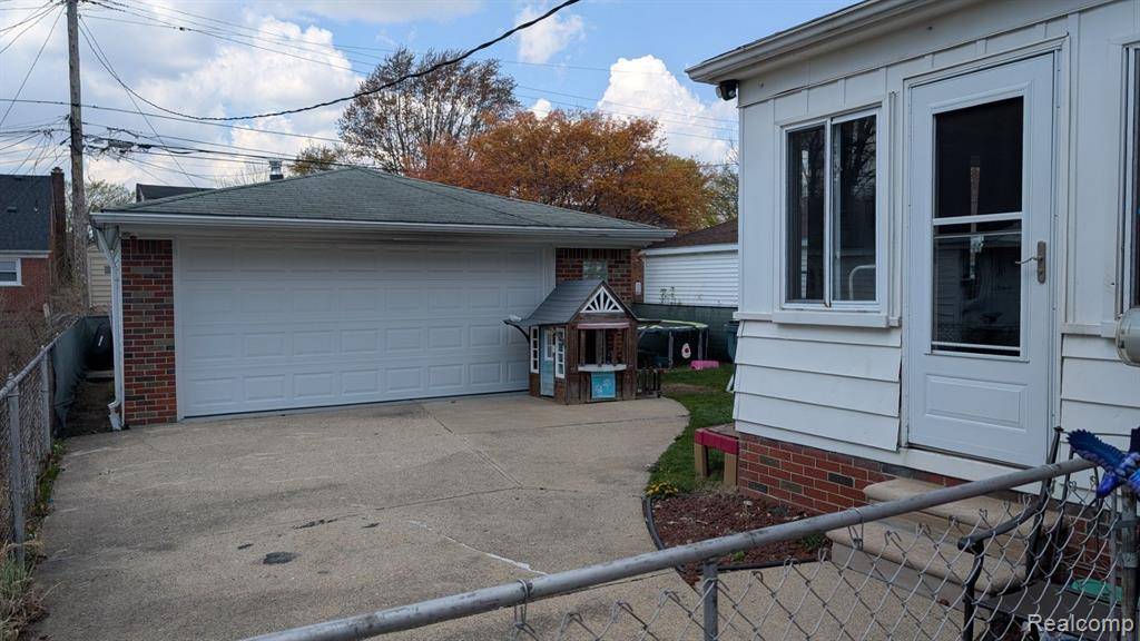 Dearborn, MI 48128,1323 NIGHTINGALE Street