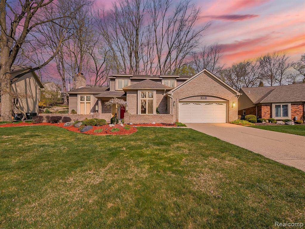 878 RIVER BEND Drive, Rochester Hills, MI 48307