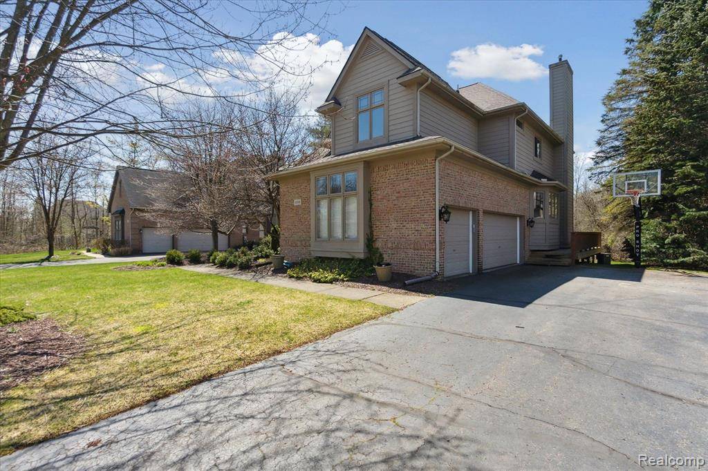 Clarkston, MI 48348,6808 OAKHURST RIDGE Road