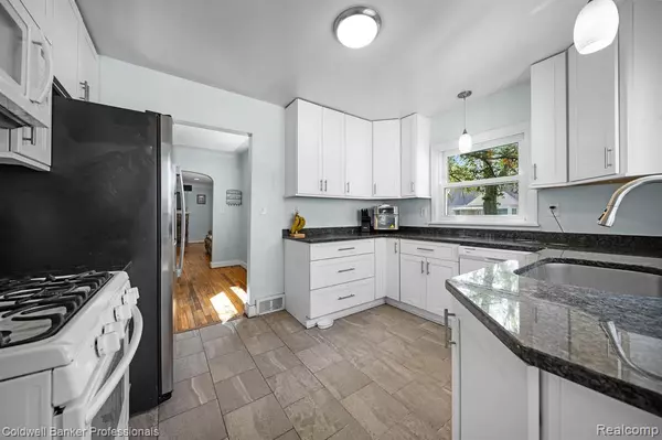 Madison Heights, MI 48071,474 W BROCKTON Avenue