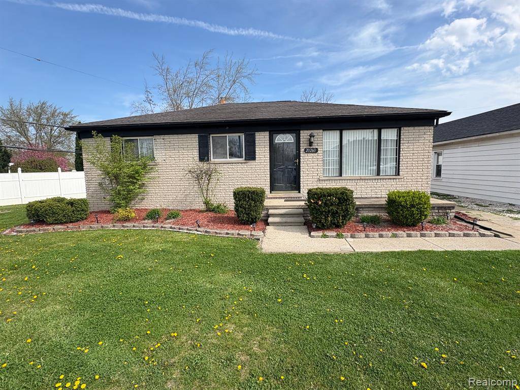 20260 NORTHLINE Road, Taylor, MI 48180