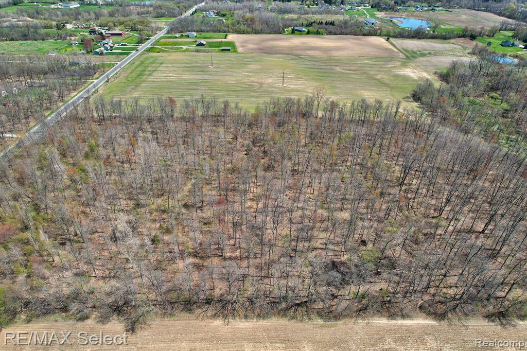 Fenton, MI 48430,1465 BALDWIN Road