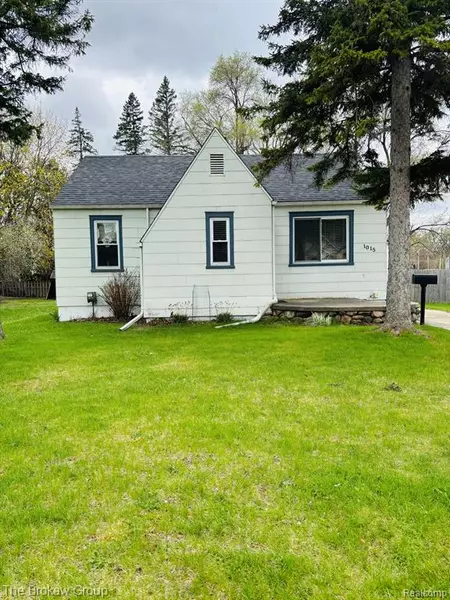 1015 LEE Street, Fenton, MI 48430