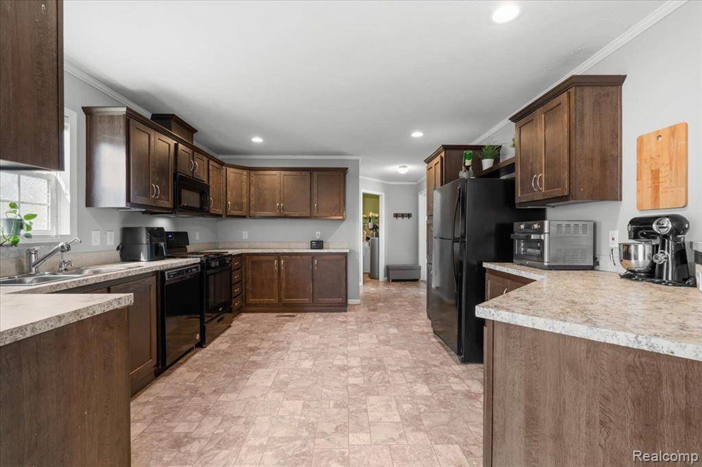 Holly, MI 48442,5198 Sheffield Drive