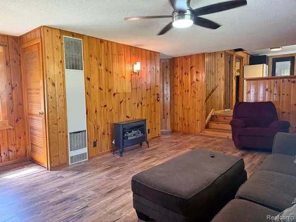 Gladwin, MI 48624,1285 BORDER Drive