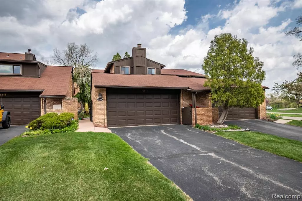 West Bloomfield, MI 48323,2210 BORDEAUX Street