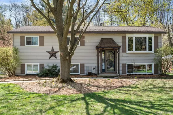 3286 SPRING MEADOW Drive,  Rochester,  MI 48306