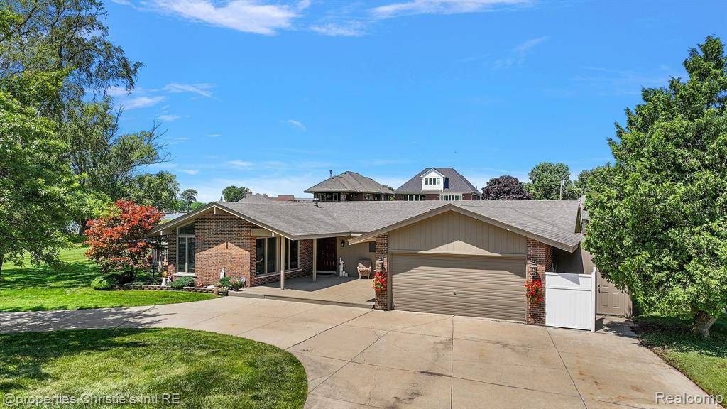 Harrison Township, MI,37337 LAKESHORE Drive