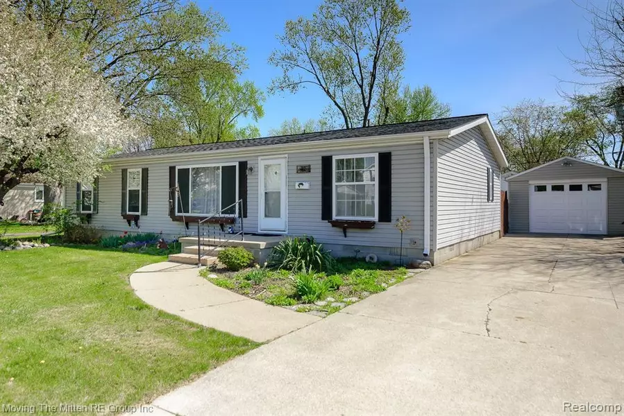 42 N BIGGS Street, Belleville, MI 48111