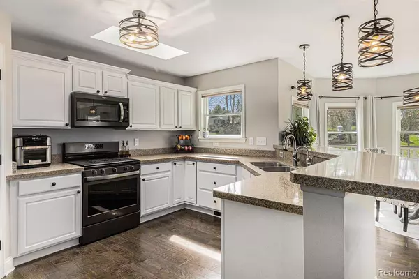 Pinckney, MI 48169,9080 MOONLIGHT BAY