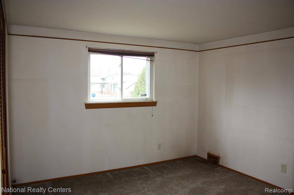 Romulus, MI 48174,13547 KENT Street