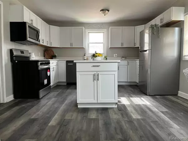 Adrian, MI 49221,417 E HUNT Street
