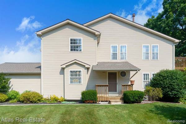 Waterford, MI 48329,5010 HARBOR OAK Drive