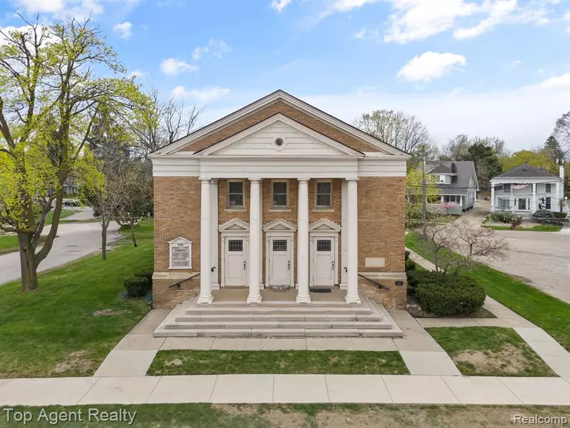 71 S Washington Street, Oxford, MI 48371