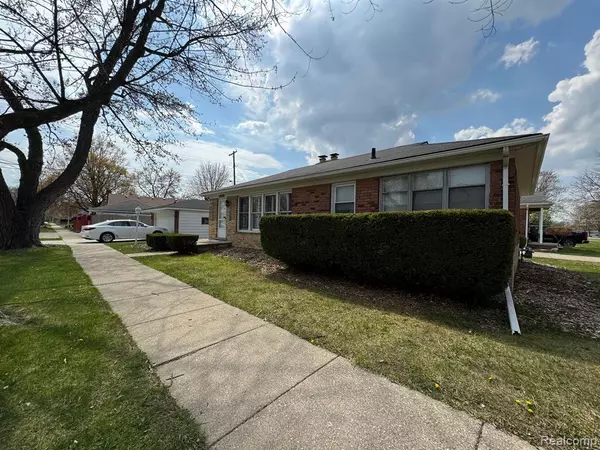 Harper Woods, MI 48225,20950 NORWOOD Drive