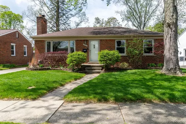 Livonia, MI 48150,9611 ROSELAND Street