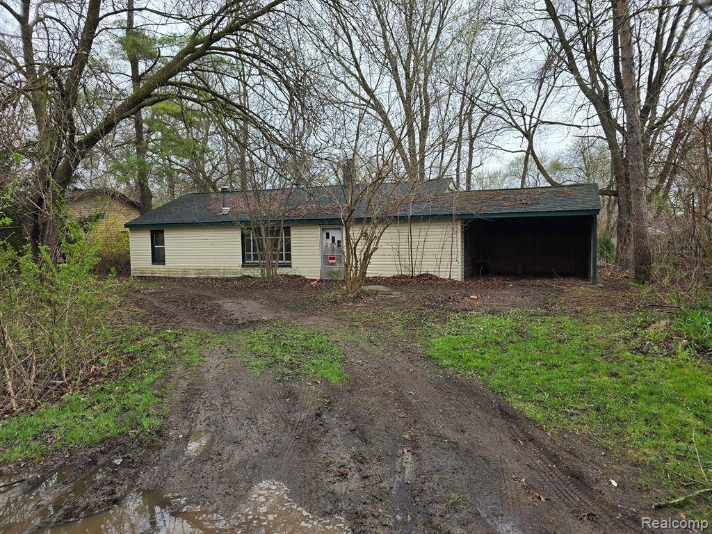 2750 JACKSON Boulevard, Highland, MI 48356