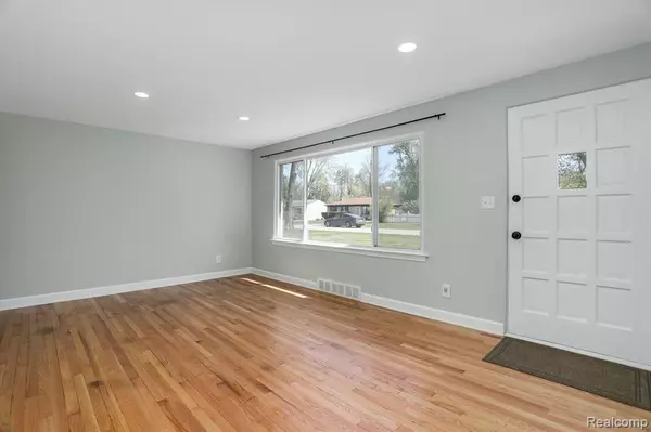 Southfield, MI 48033,22029 SEMINOLE Street