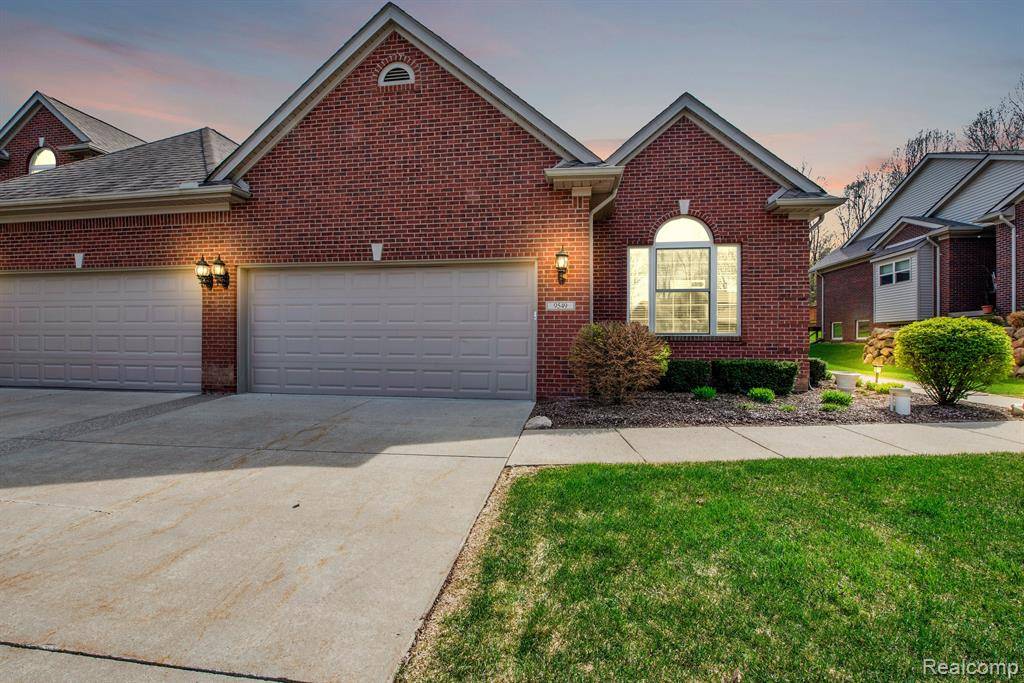9549 KINGSWAY Circle, Clarkston, MI 48348