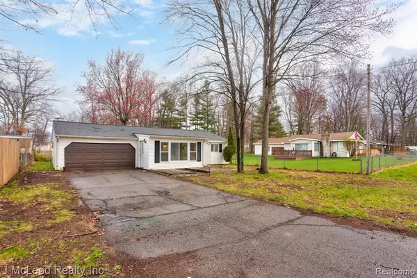 Prudenville, MI 48651,215 ARROWHEAD Drive