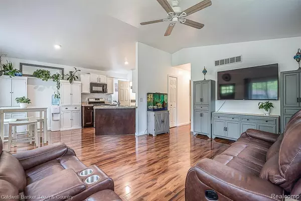 Pinckney, MI 48169,3325 JUNIOR