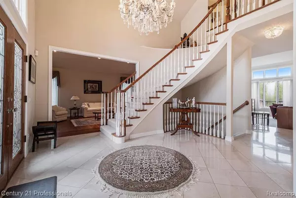 Rochester, MI 48306,2832 Croftshire Court