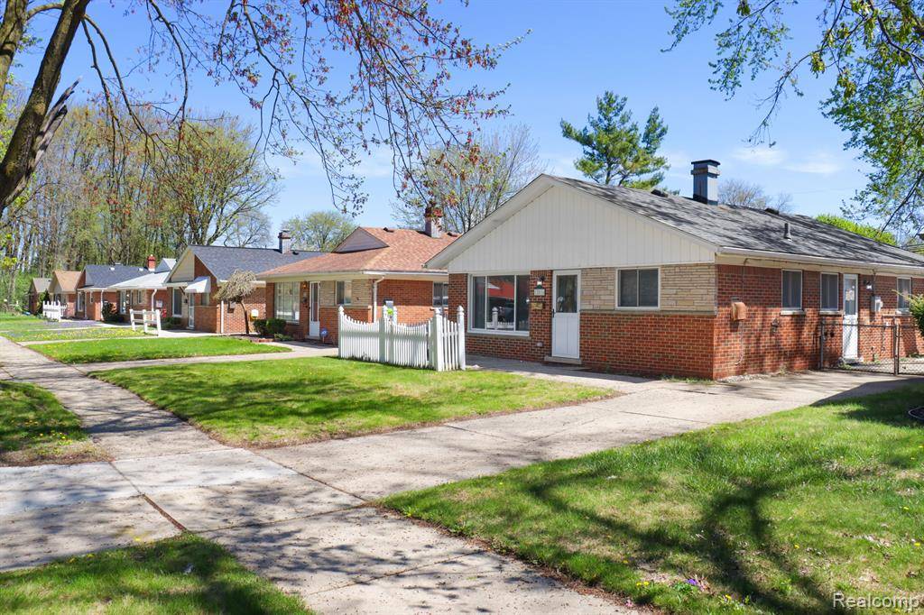 Redford, MI 48239,12816 ROYAL GRAND