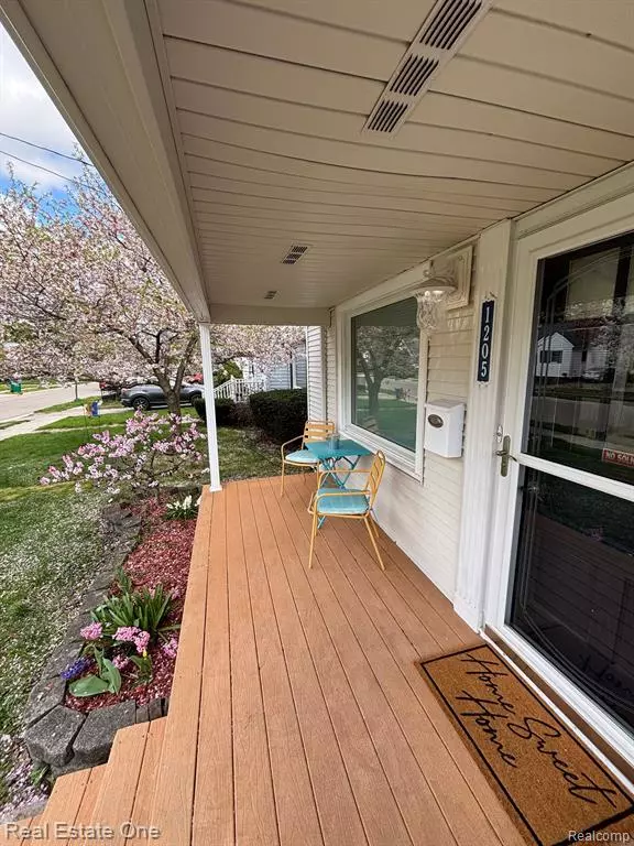 Lansing, MI 48910,1205 GEORGE Street