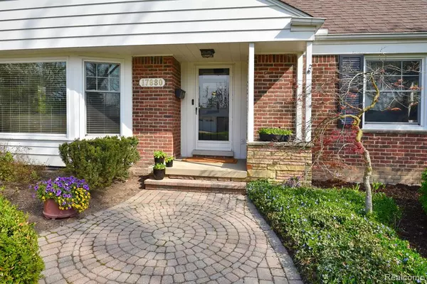 Beverly Hills, MI 48025,17880 KINROSS Avenue