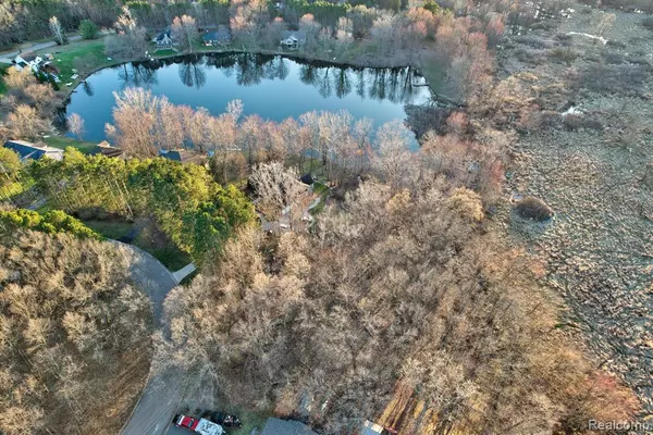 Linden, MI 48451,VL Pineview Lake Drive