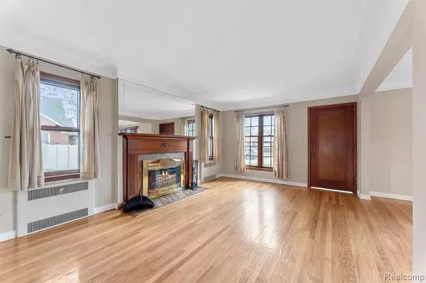 Lincoln Park, MI 48146,1096 RIVERBANK Street