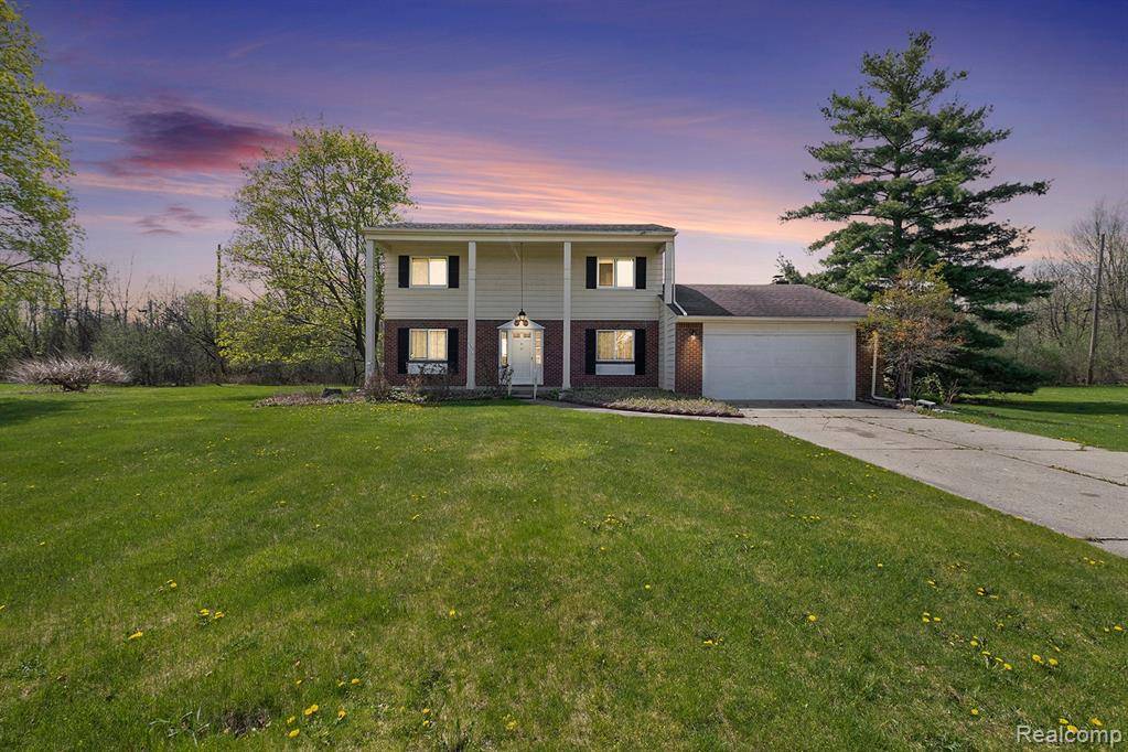 5392 MAPLETREE, Flint, MI 48532
