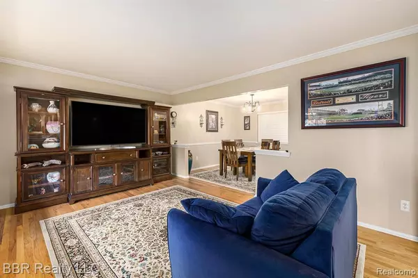 Riverview, MI 48193,13842 HERITAGE Street