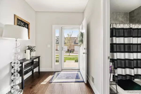 Howell, MI 48855,323 DORCHESTER Drive