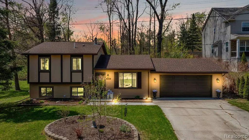 414 NORLAND Street, Lake Orion, MI 48362