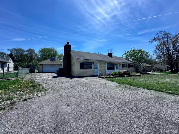 37688 S GROESBECK, Clinton Twp, MI 48036