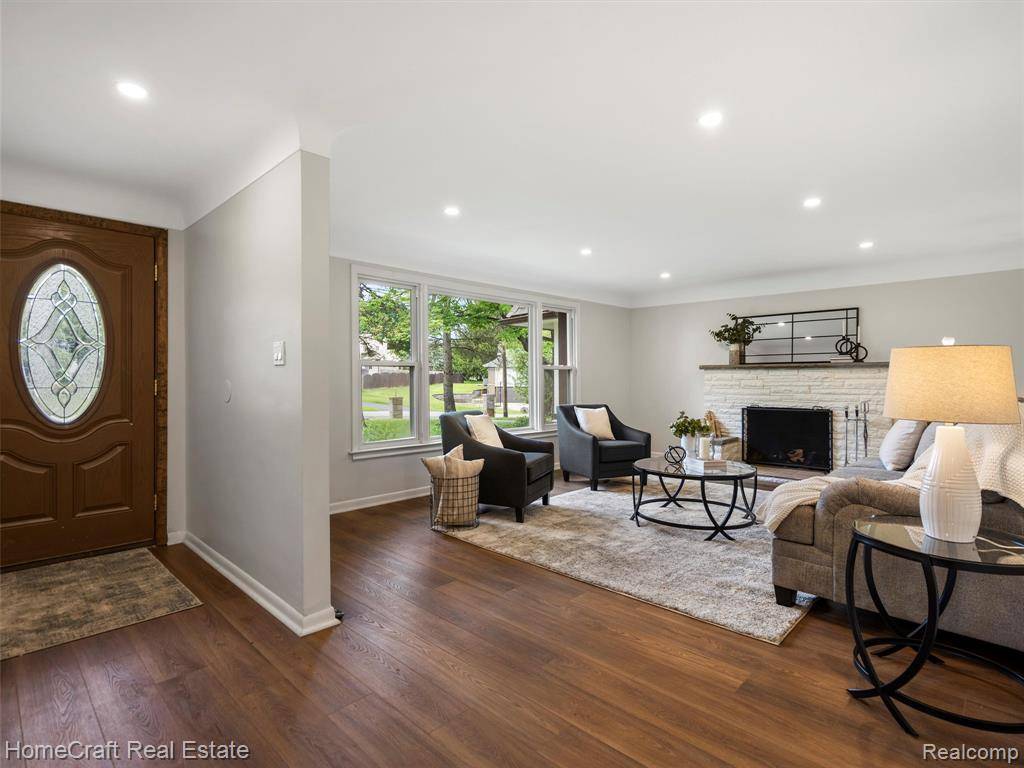West Bloomfield, MI 48323,3930 Harris Lane
