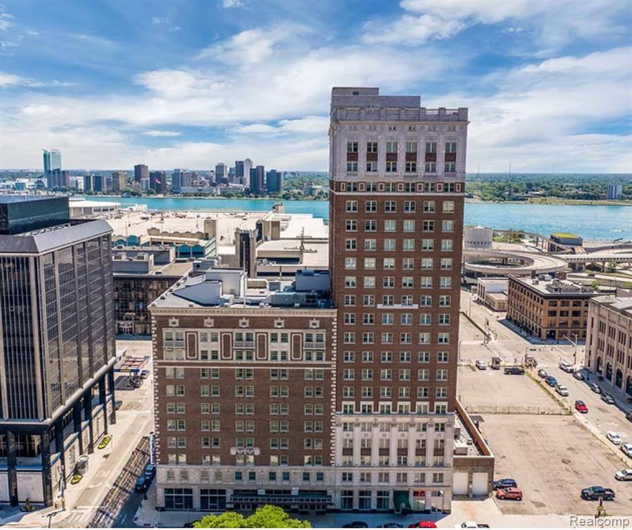 525 W LAFAYETTE Boulevard, Detroit, MI 48226