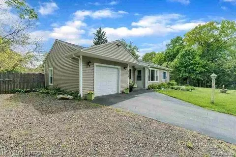 Genesee, MI 48437,4334 GREGOR Street