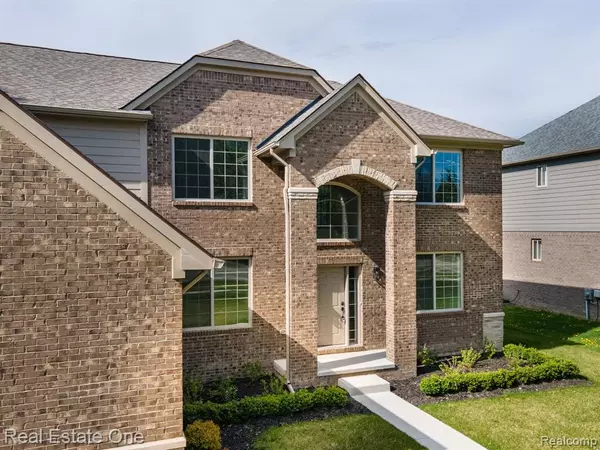 Troy, MI 48085,1685 E WATTLES Road