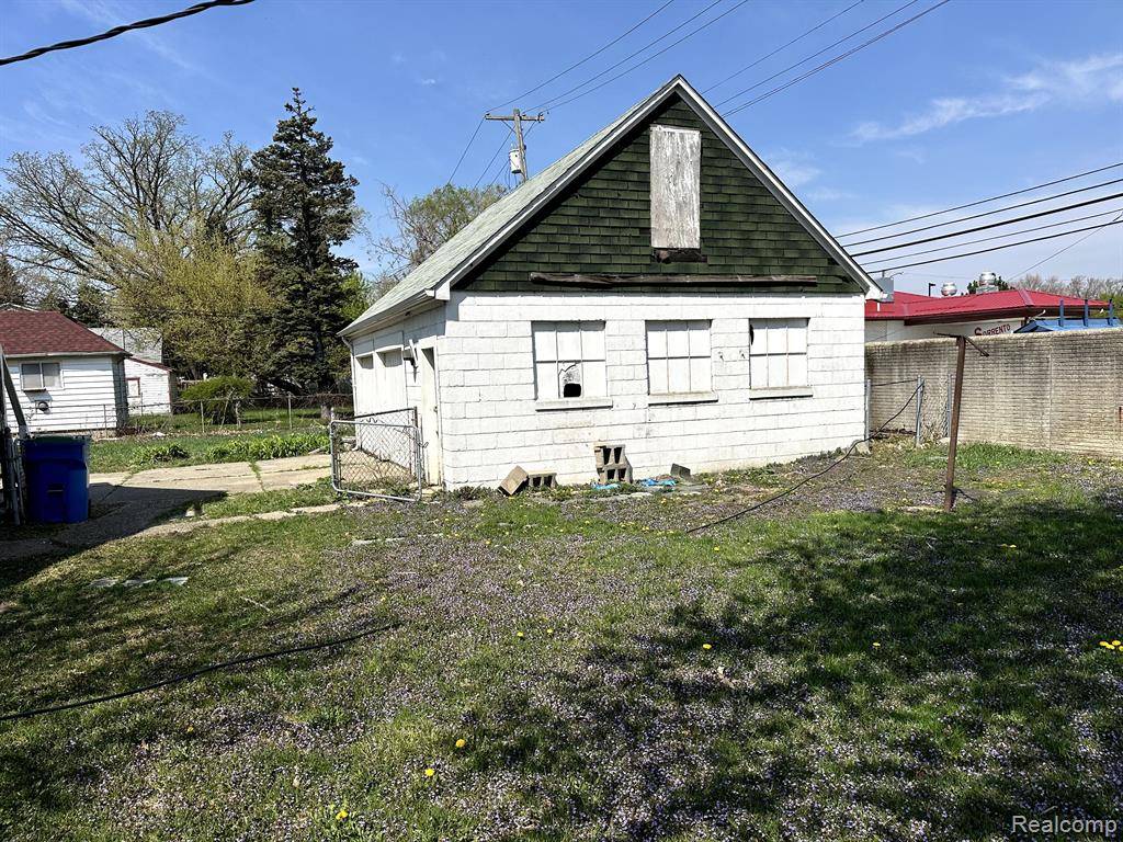 Warren, MI 48089,8301 DODGE Avenue