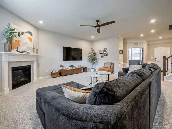 South Lyon, MI 48178,6040 FIELDSTONE Circle