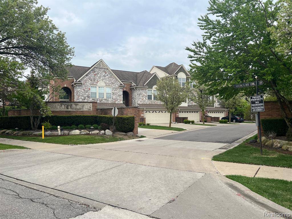5 BRADFORD, Dearborn, MI 48126