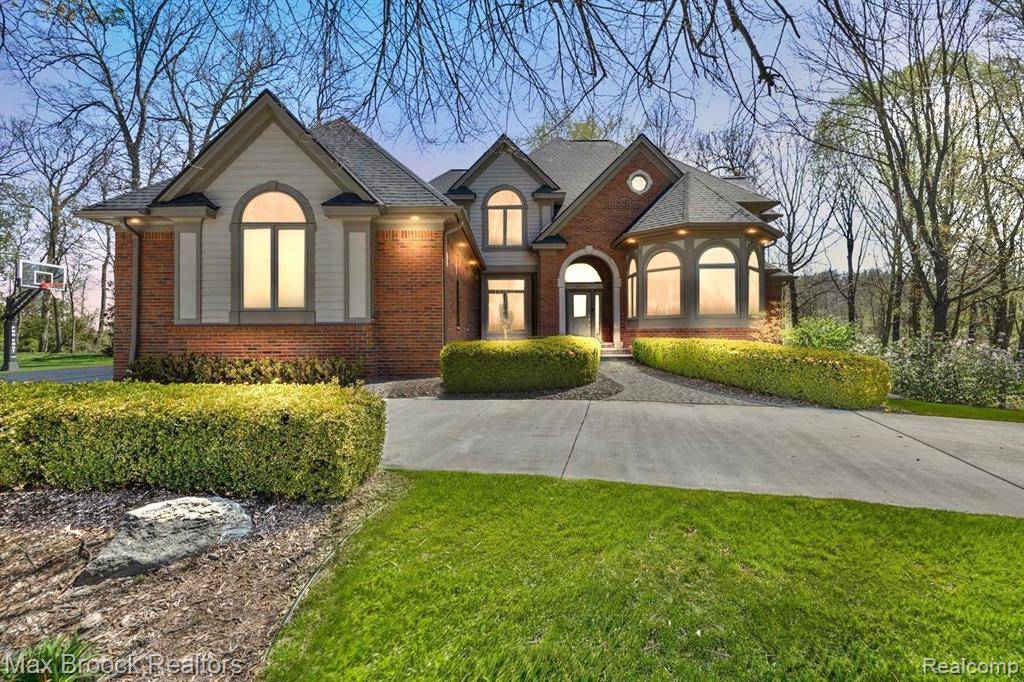 3673 MOUNTAIN LAUREL Court, Oakland, MI