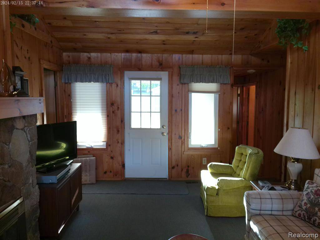 White Lake, MI 48383,2305 RIDGE Road