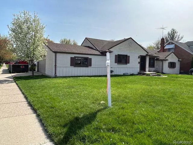 Saint Clair Shores, MI 48081,19852 Martin Road