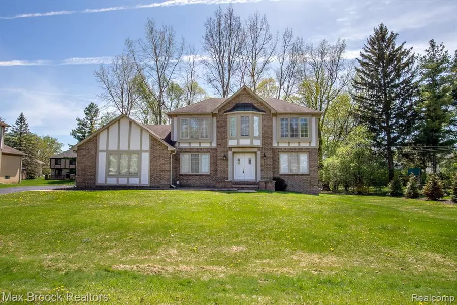 1683 MARK HOPKINS Road, Bloomfield Hills, MI 48302
